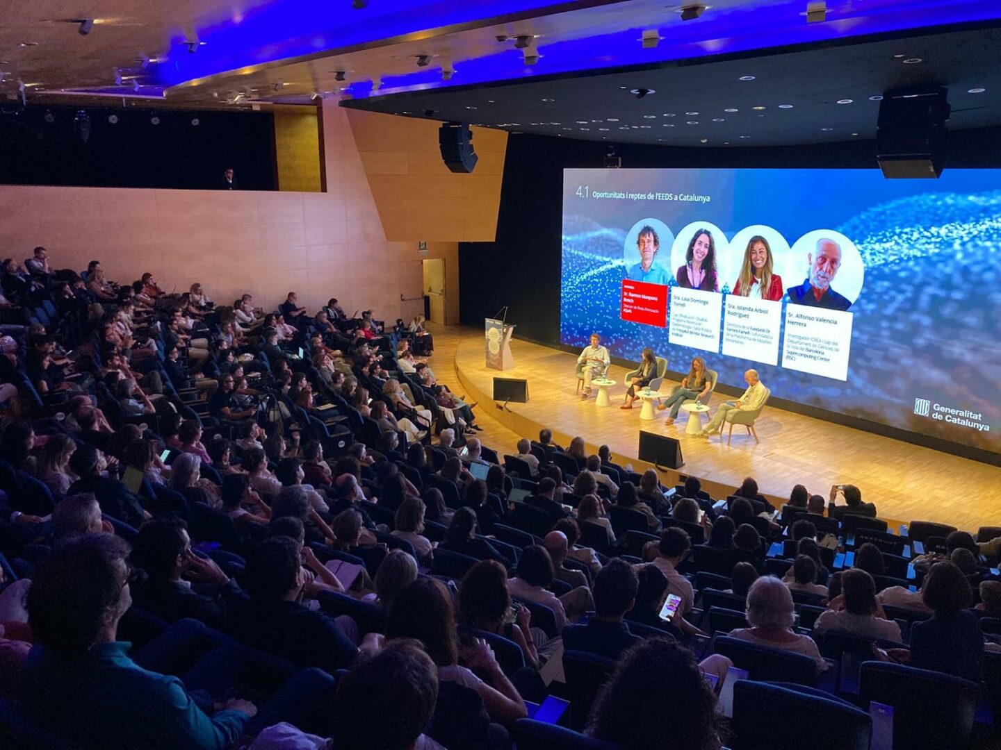 Vista general del auditorio de CosmoCaixa durante la mesa sobre las oportunidades y retos del Espacio Europeo de Datos de Salud en Cataluña